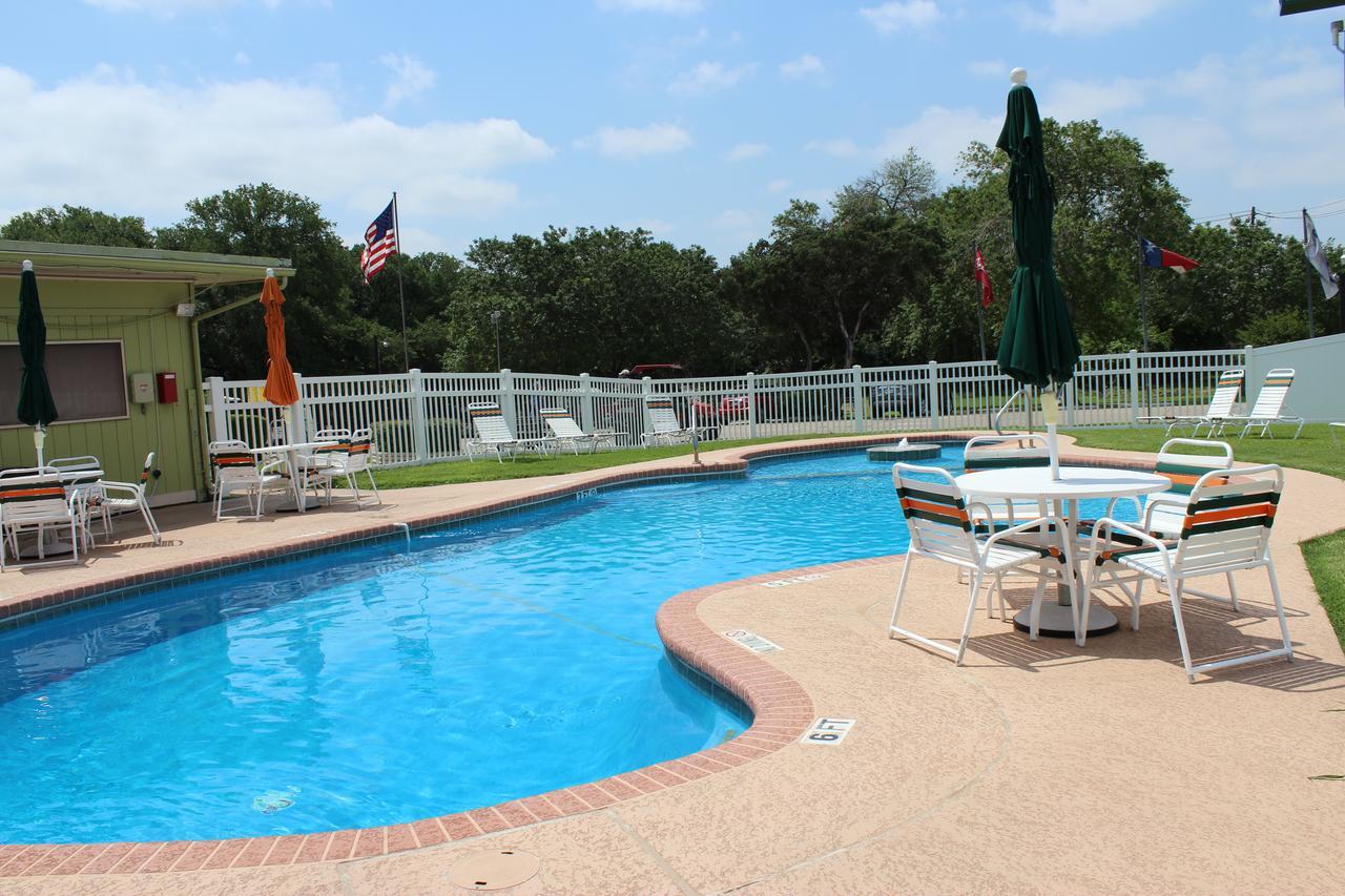 Austin Lone Star Rv Resort Exterior photo